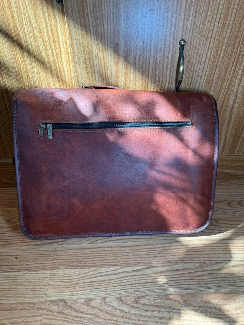 Cuero brand Vintage Leather Laptop Messenger Bag.Never used. Has long strap